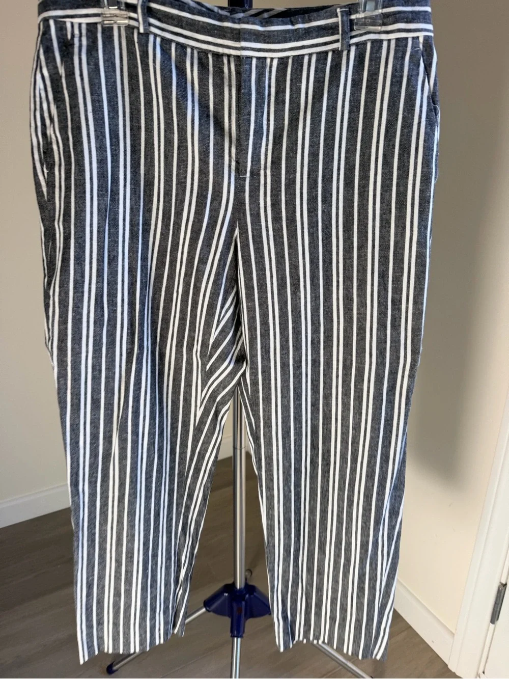 Banana Republic Linen Cotton Black White Stripe Cropped Pants size 8